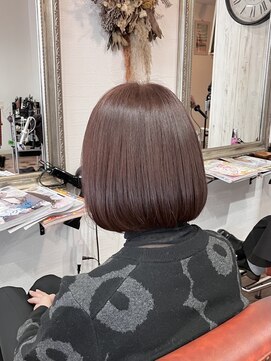 ヘアメイク アンフィ(amphi) おしやれな白髪染めピンクボブ