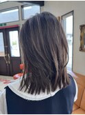 【ミディアムレイヤースタイル】