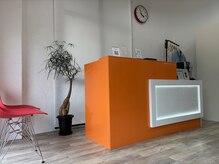 LAVhair【ラブヘアー】の雰囲気（インパクトのある受付カウンター）