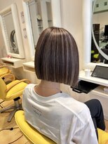 チアー(Cheer)&nbsp;切りっぱなしボブ×ハイライトカラー