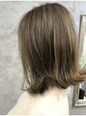 外はねミディアムボブ
