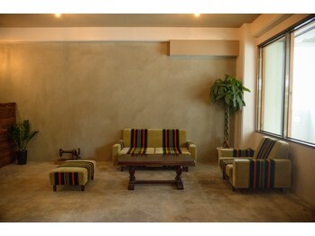 BAR BER TOMOSHIBI 【 バーバー トモシビ 】