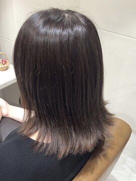 フレーム へアアンドトリートメント 天王寺北口店(FRAME) [FRAME 天王寺北口店] 艶カラー透け感アッシュ