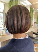 手ぐしでまとまるショートボブ