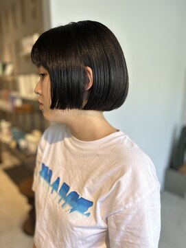 ミリ(milli Produce by ITAKURA) 前上がりミニボブ