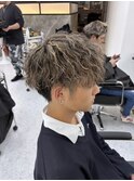 ツイストスパイラルパーマツーブロック刈り上げメンズマッシュ