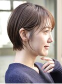 ショートボブくびれショートヘア顔周りレイヤー白髪ぼかし30代