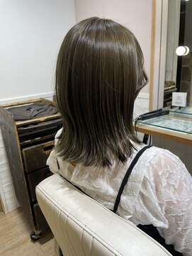 ネオリーブ チロル 横浜西口店(Neolive CiroL.) 赤みを抑えて透明感アップ!人気のオリーブベージュカラー