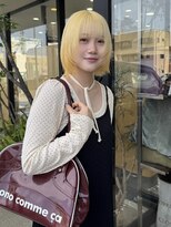 アルダー(ALDER) 顔まわりレイヤーとブロンドカラー