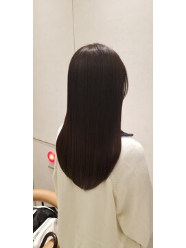 ルピナ(Lupina) レイヤーカット+アルカリ酸熱トリートメント