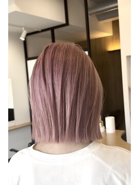クルール(COULEUR) 切りっぱなしボブ　アッシュピンク