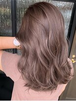 ミア(mia)&nbsp;大人シアーベージュミニウルフボブミディアムレイヤー