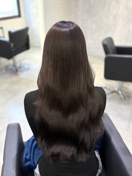 ジーナ 博多(Zina) 【 shiori 】ダークブラウン×巻き髪