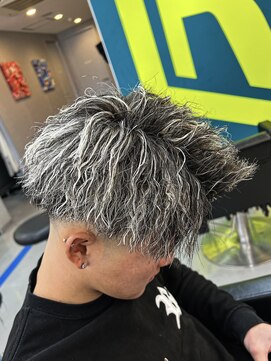 ダズルヘアラッシュ(DAZZLE hair RUSH) ホワイトメッシュ×束感ツイスト