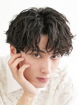 フィフス 仙台(fifth)&nbsp;仙台センターパート縦落ちツイストスパイラルパーマ刈り上げなし