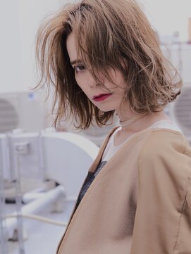 ゼンコー キチジョウジ シェール(ZENKO KICHIJOJI chere) シアーベージュで柔らかさと透明感◎のフラッフィーロブ