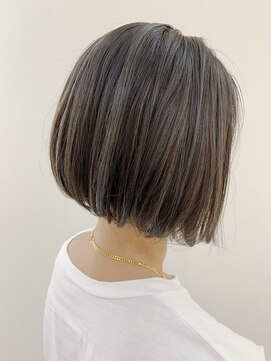 トリート 浦安店(TREAT) 前下がりボブ×ハイライトカラー_TREAT浦安