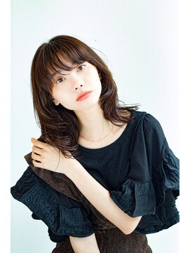 ハク(HaKU) 小顔ヨシンモリミディアムウルフロングレイヤーシアカラー