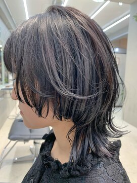 テトヘアー(teto hair) ボブウルフ、ミディアムウルフ、ネイビーカラー
