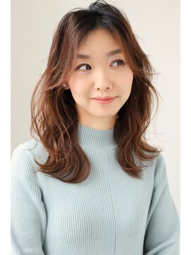 エクリ 麻布十番(equri) 大人女子のキレイめレイヤーウルフ