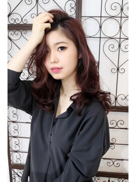 ミュウ(Miiiu) 30代40代小顔大人可愛いフェミニンカラーセミディ無造作ウェーブ