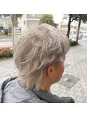 アッシュホワイト
