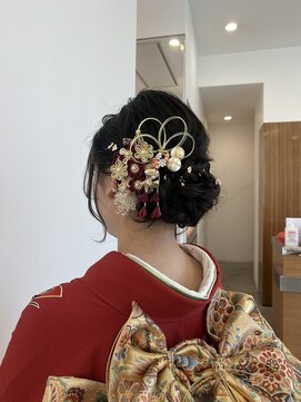 カッツ 駅家店(CUT S) シニヨン