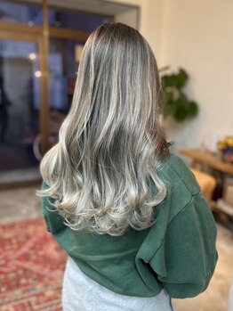 アイム(I’m)の写真/最新ケアブリーチ使用＊ダメージレスで理想の髪色が叶う♪透明感のあるカラーで周りと差をつけて☆