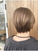 ショート×白髪ぼかしハイライト
