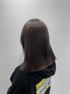 ネイヴィル(navile) 酸性ストレート×透明感カラー