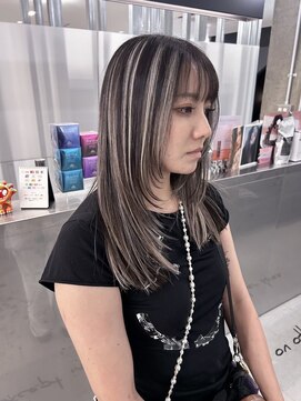 キング 心斎橋店(K!ng) ハイライトカラーミルクティーベージュレイヤーカット