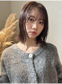 切りっぱなし外ハネボブ艶暗髪シースルーバング