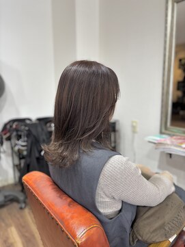 ヘアメイク アンフィ(amphi) アッシュベージュ