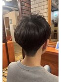 襟足をスッキリ刈り上げた丸みマッシュ【119スタイル】