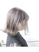 salon de MiLK 札幌大通店【サロン ド ミルク】 夏に流行るホワイトシルバーカラー