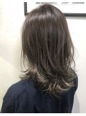 ミディアムレイヤー/グレージュ/透明感　　担当　夕島