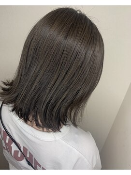 モルニ(MORNI) アッシュグレー_マロンベージュ Aラインボブ かきあげ