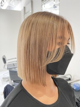 ヨロ 小岩(YOLO) ハイライトカラーミルクティーベージュケアブリーチダブルカラー