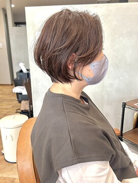 ヘイリー(HAILEY) 【大人ショートカット】ひし形ショートボブ前髪あり20代30代40代