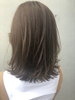 アチーブリス(achieve Liss)&nbsp;オリーブベージュハイライト透明感立体感×切りっぱなしミディ