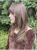 グレージュ×レイヤーカット×小顔ワイドマッシュバング