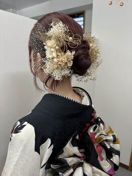 【伊勢原駅徒歩5分】ヘアセット専属ならではの崩れにくさが定評◎周りから褒められるセットで写真映えも♪