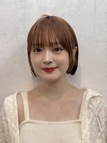 ファルベ(Farbe)&nbsp;ストレートくびれヘアアプリコットオレンジ夏のヘアアレンジ