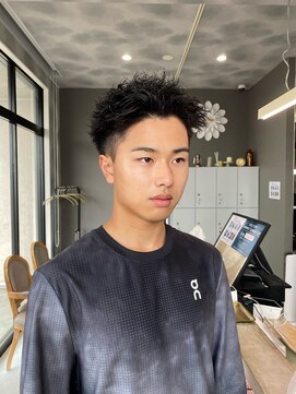 レド(LeDo) スパイキーショート×ソフトツイストパーマ【四日市】