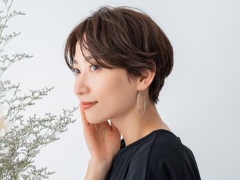 アトリエリズ 小手指(atelier RISS)の写真/髪のお悩みぜひご相談ください!グレイカラーで白髪を活かしたスタイルに◎あなたの理想のスタイルへ*