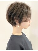 30代/小顔カット/ショート/流し前髪/オリーブグレージュ/豊中