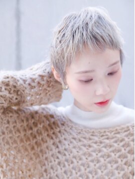 テイラー(Taylor) [Taylor]  ☆ホワイトアッシュxベリーショート