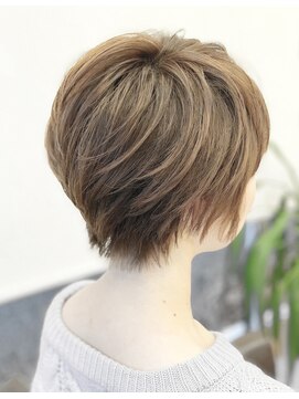 ブランコトレスメモリアル(BLANCO tres メモリアル) スタイリッシュショート