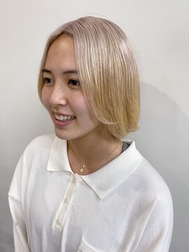 ノラ シンディ(NORA CYNDY) 黒髪から2回ブリーチで作るブロンドカラー☆