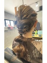 ウルバイエスコート 橋本(Uru by Escort) パーティヘアアレンジ